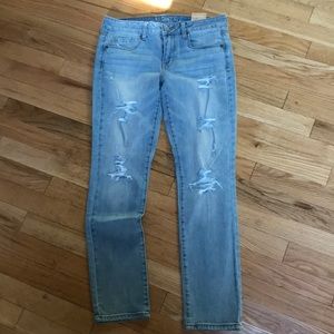 NWT American eagle skinny, low rise, stretch distressed light jeans